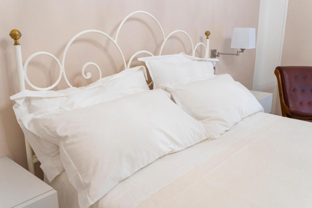 A Casa Dei Miei Hotel San Pietro Vernotico Bagian luar foto