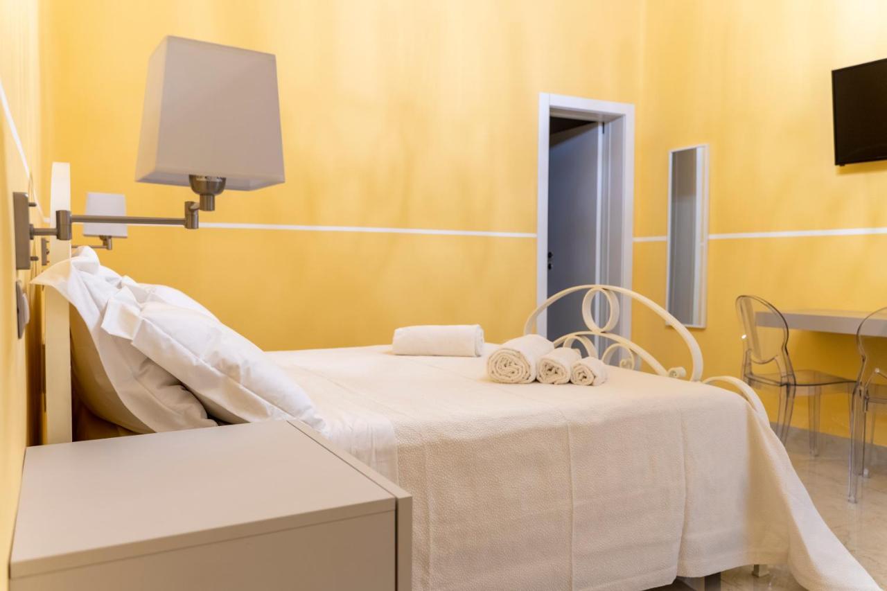 A Casa Dei Miei Hotel San Pietro Vernotico Bagian luar foto